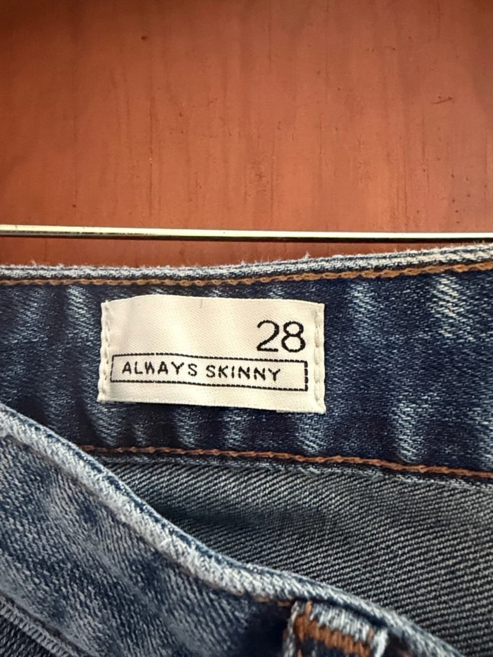 GAP Distressed Always Skinny 28 - Picture 2 of 3